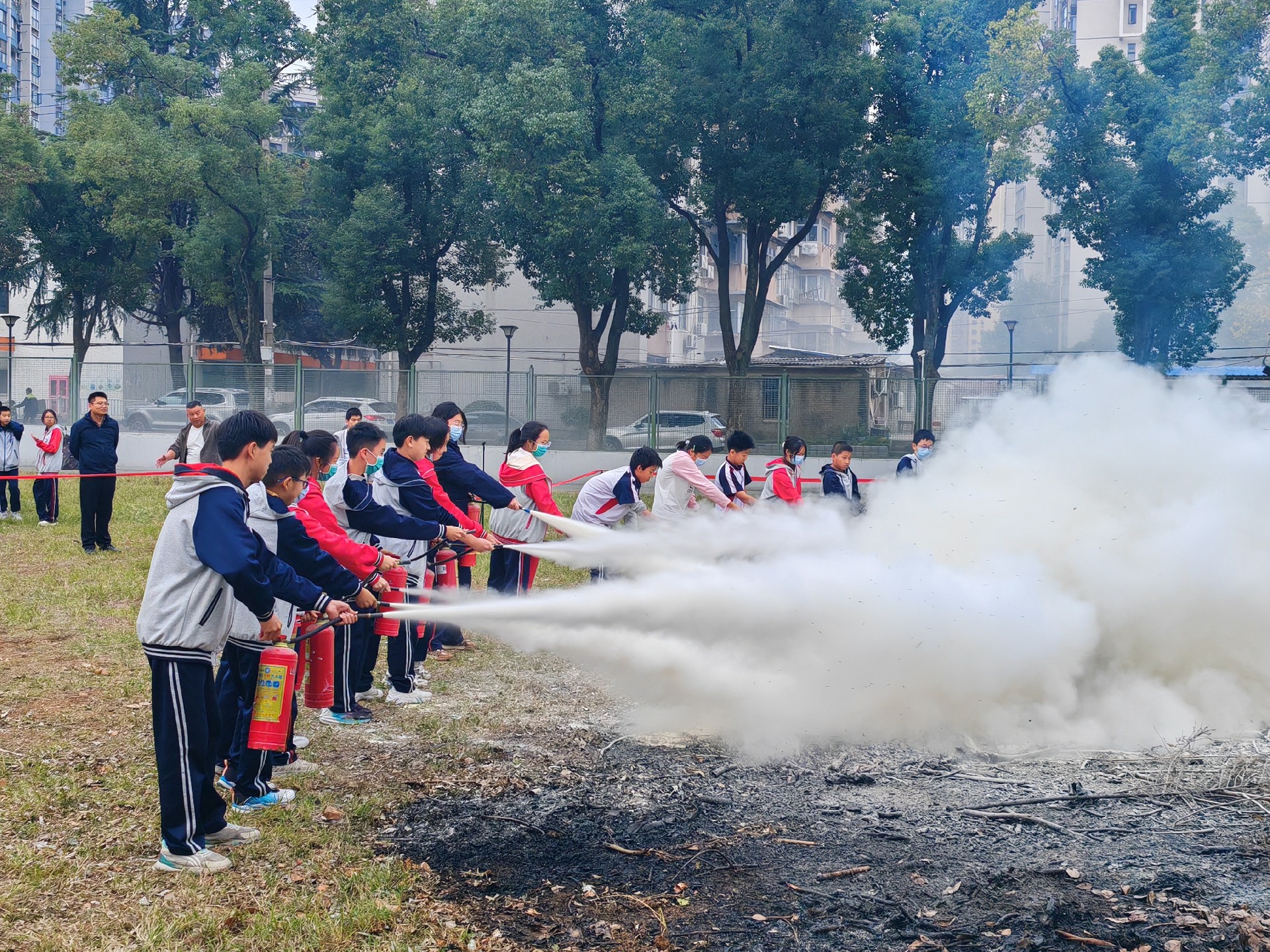 学生演习进行中.jpg