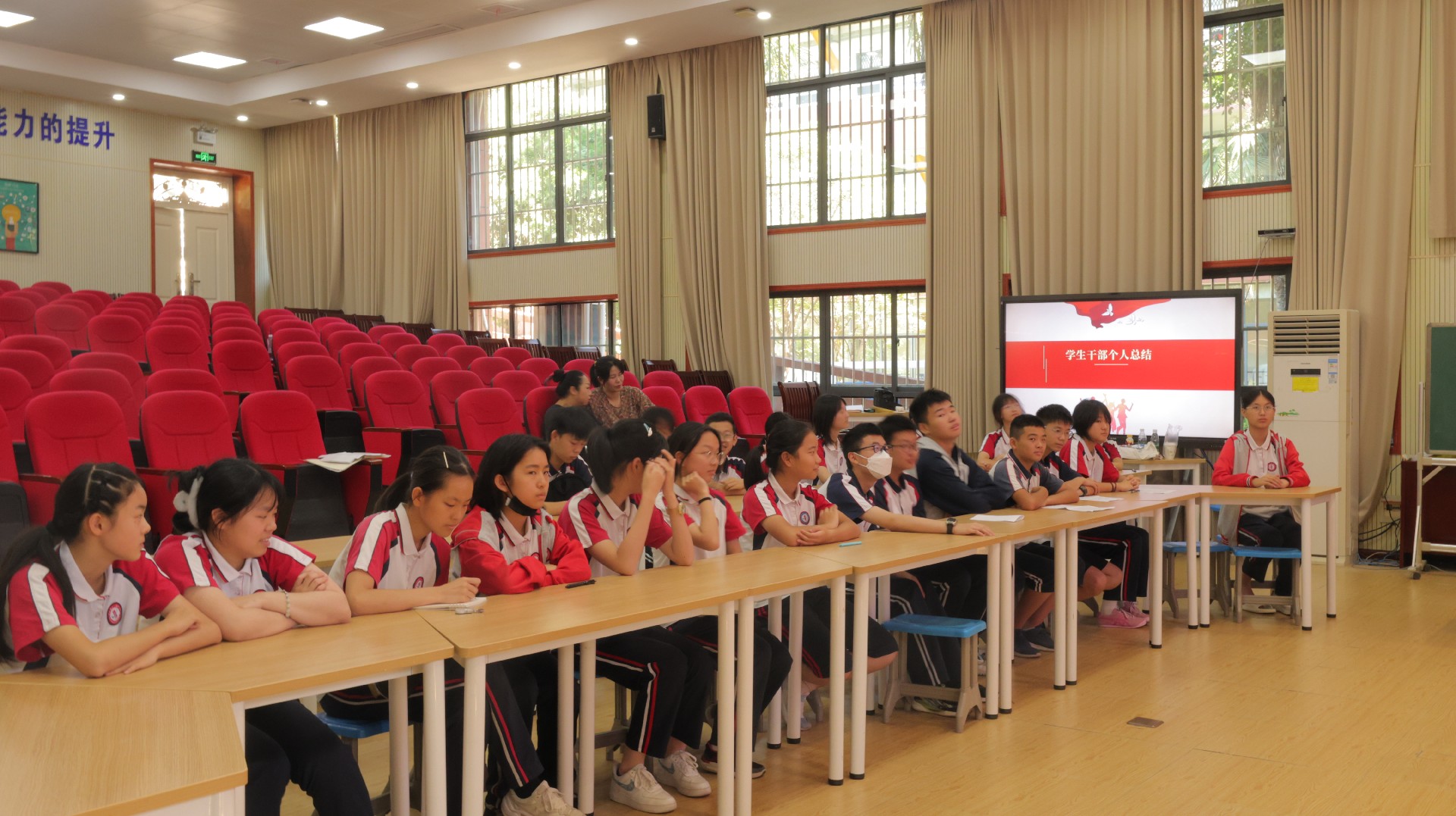 全体同学.JPG