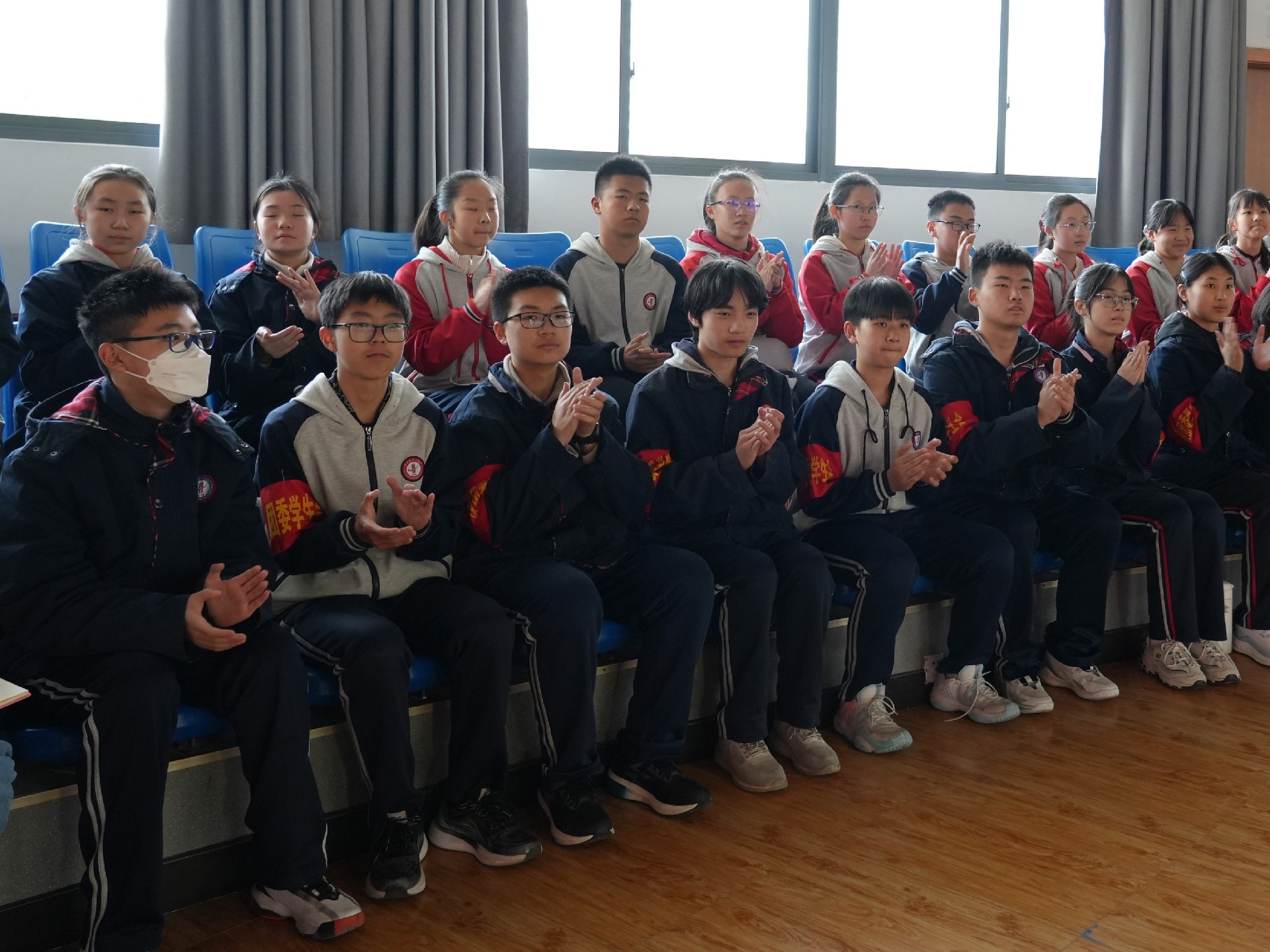 学生观众.JPG